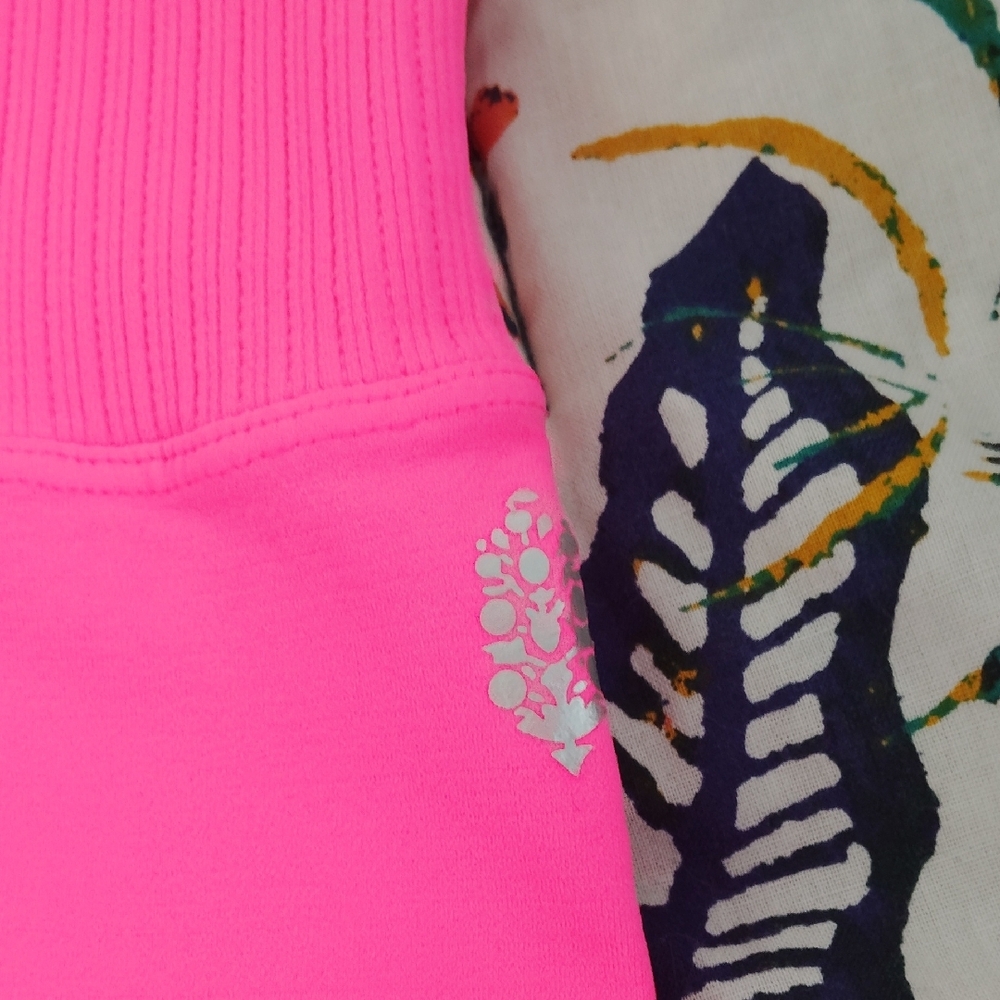 NWOT Free People Pink Leggings Stretchy Activewear - Picture 2 of 5